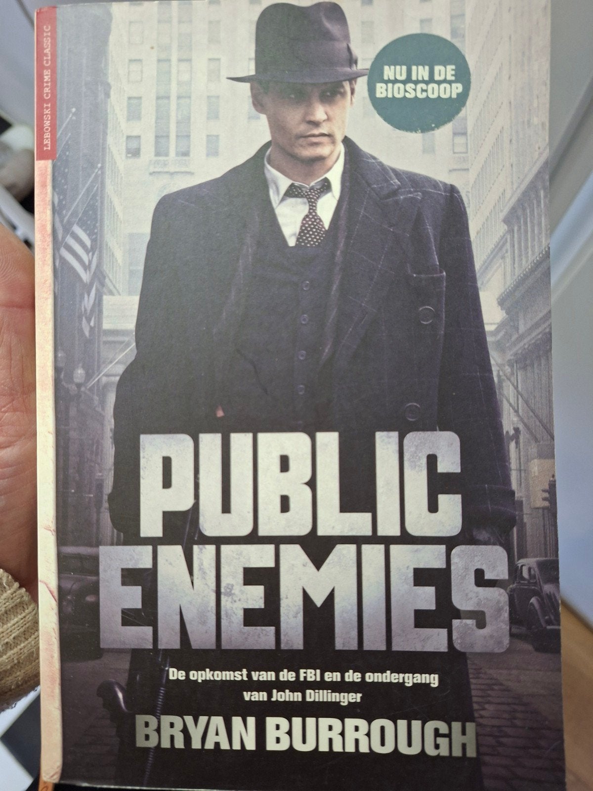 Public Enemies - Bryan Burrough (Boek), Ophalen of Verzenden, Gelezen, Bryan Burrough, Tv-bewerking