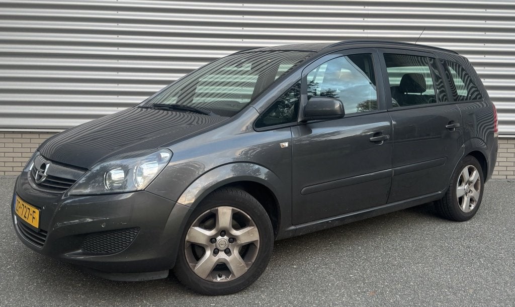 Opel Zafira 1.6 111 y. Ed. Airco, Auto's, Voorwielaandrijving, Euro 5, Gebruikt, 4 cilinders
