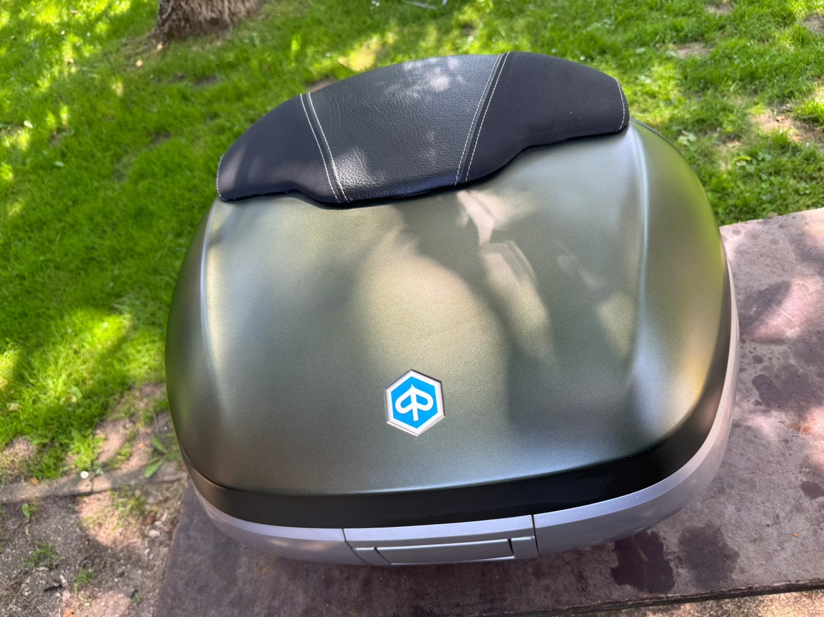 Piaggio mp3 topkoffer 52L  300/350/400/500cc ABS., Motoren, Ophalen, Gebruikt