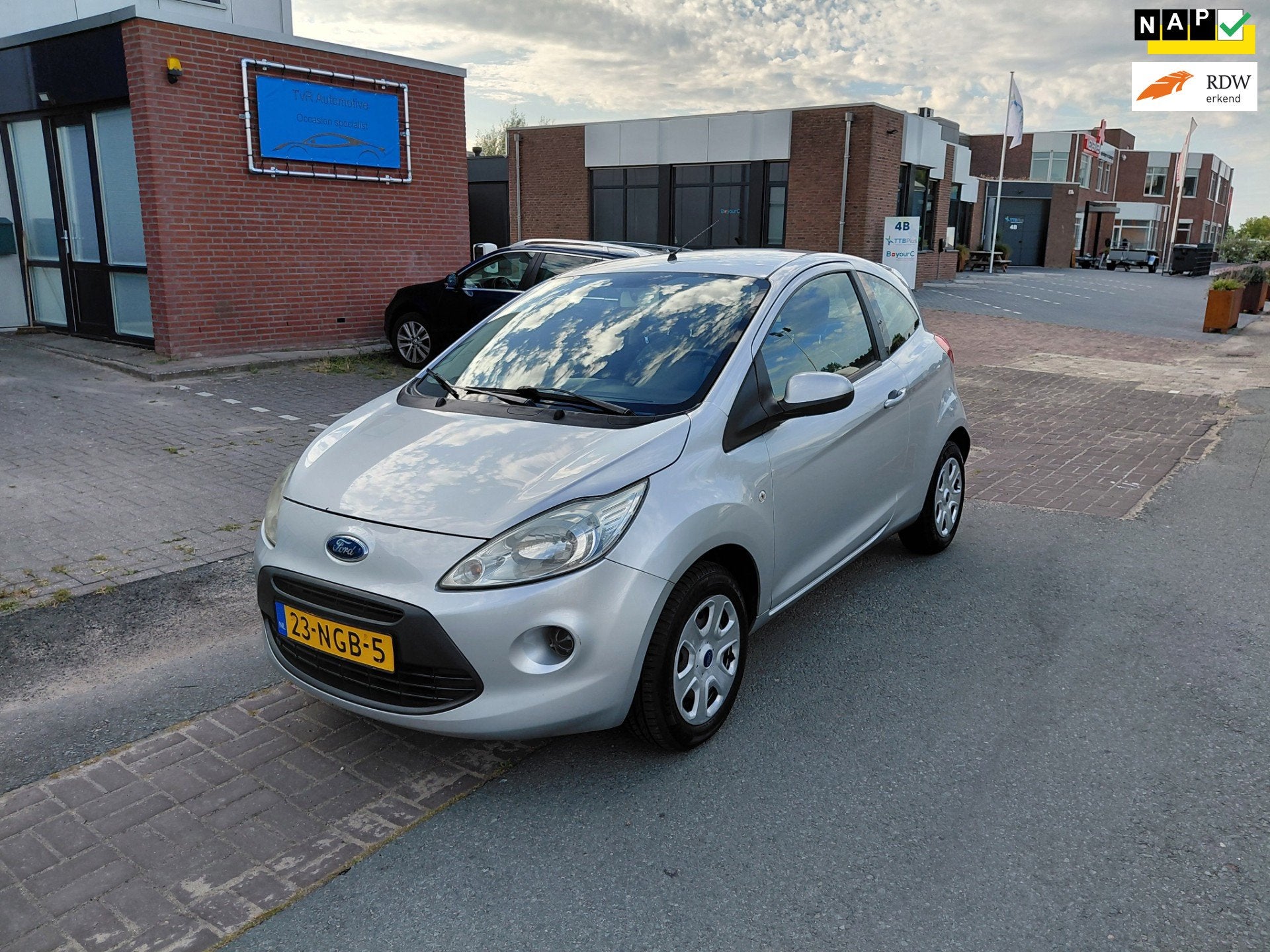 Ford Ka 1.2 Cool&Sound Airco Cv El ramen, Auto's, Voorwielaandrijving, Stof, Gebruikt, 1242 cc