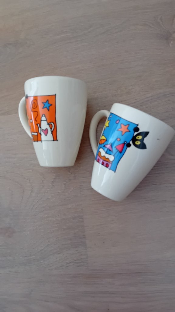 DE jubileum bekers / mokken 2 stuks, Nieuw, Ophalen of Verzenden, Overige stijlen, Kop(pen) en/of Schotel(s)