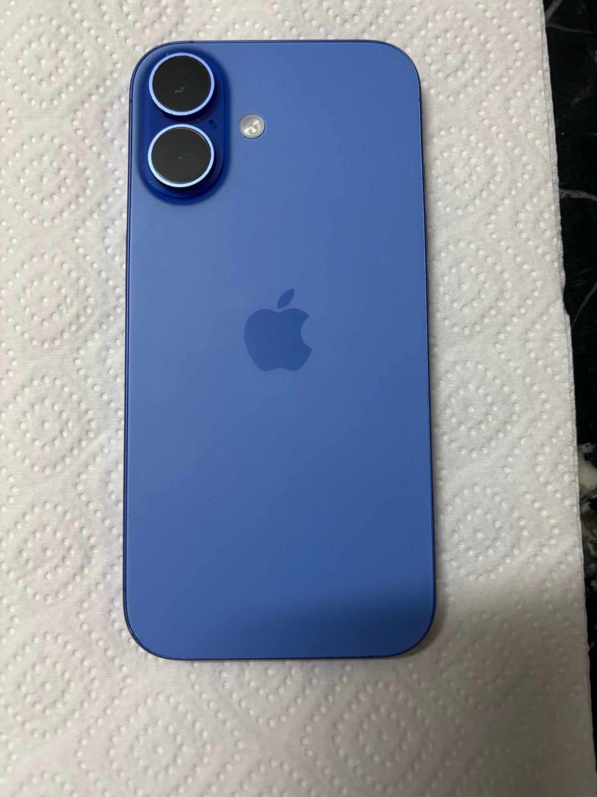 Foto 2 van Iphone 16 bleu 100% batterie 128GB
