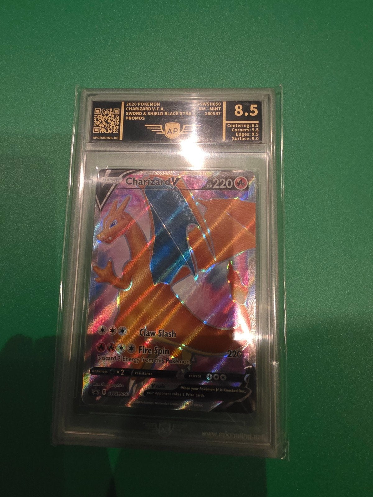 2020 Pokémon Charizard V-F.A. SWSH050 AP Graded 8.5, Ophalen of Verzenden, Zo goed als nieuw, Losse kaart