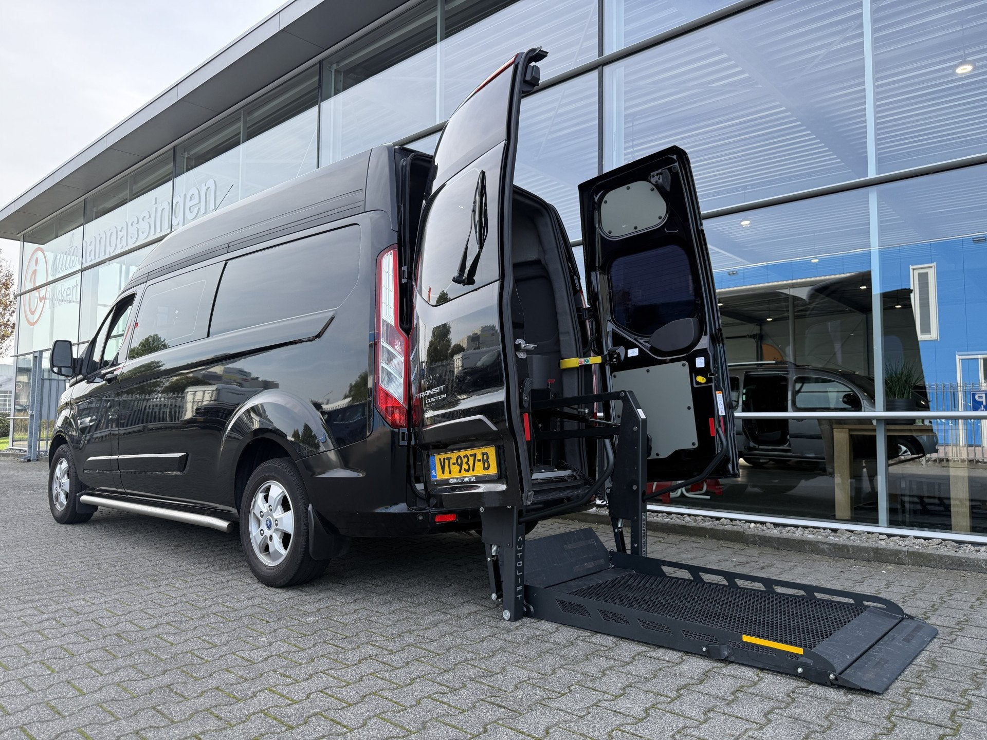 Ford Transit Custom 3+1 Rolstoelbus 290 2.2 TDCI L2H2 Limite, Voorwielaandrijving, Euro 5, Stof, Gebruikt