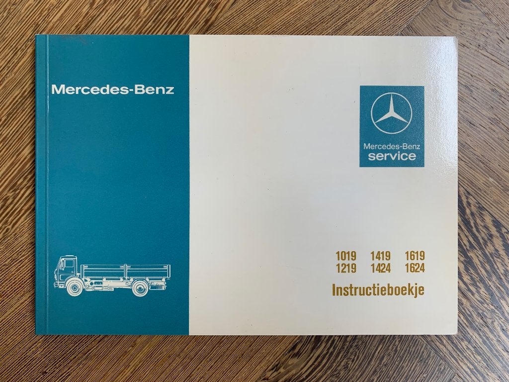Instructieboekje Nederlands Mercedes-Benz NG74 trucks 1979, Nieuw, Mercedes-Benz, Mercedes, Ophalen of Verzenden