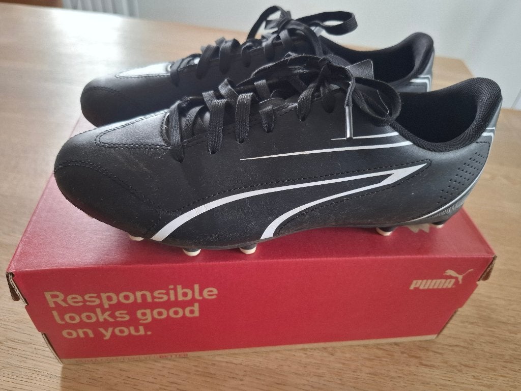Puma voetbalschoenen maat 39, Sport en Fitness, Voetbal, Gebruikt, Maat XS of kleiner, Schoenen, Ophalen of Verzenden