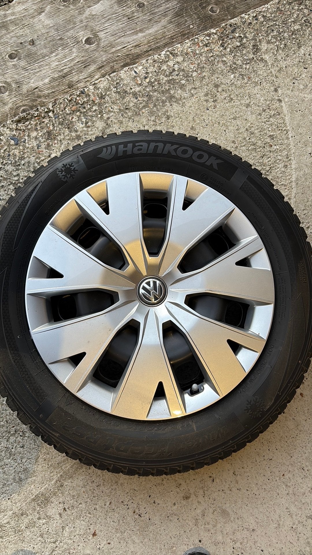 Originele nieuw set Winterbanden VW T-Cross, Ophalen, 16 inch, Banden en Velgen, Nieuw