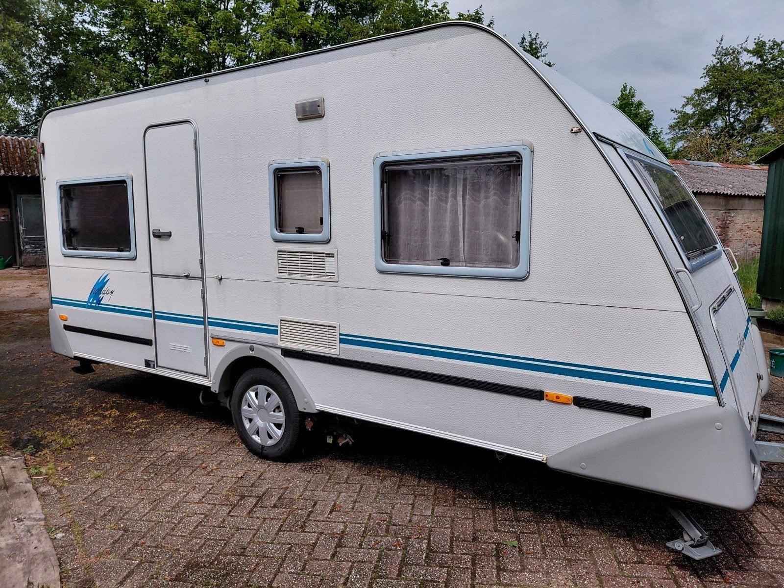Nette Eifelland (Knaus) holiday TU 460(1997) met mover, Caravans en Kamperen, Caravans, Rondzit, Tot en met 4, 750 - 1000 kg, Mover