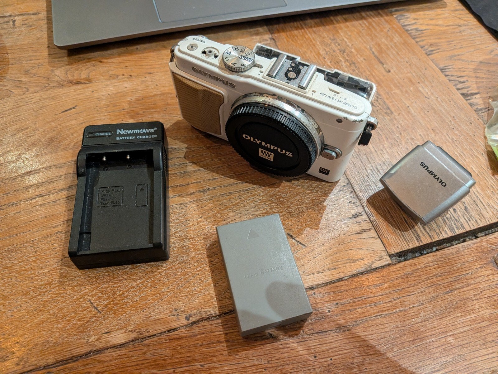 DEFECT Olympus Pen E-PL5 met flitser, Audio, Tv en Foto, Fotocamera's Digitaal, Compact, Ophalen of Verzenden, Olympus, Niet werkend