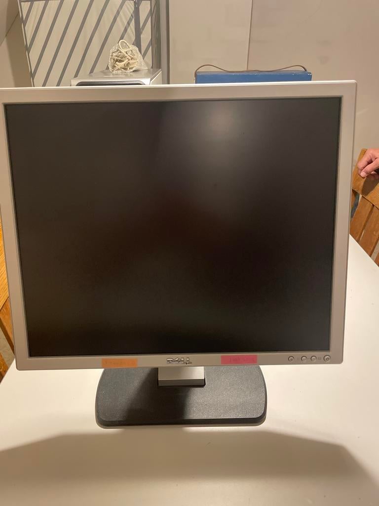 Dell SE197FPf LCD Monitor - 19 inch, Kantelbaar, Ophalen of Verzenden, Zo goed als nieuw, Overige resoluties