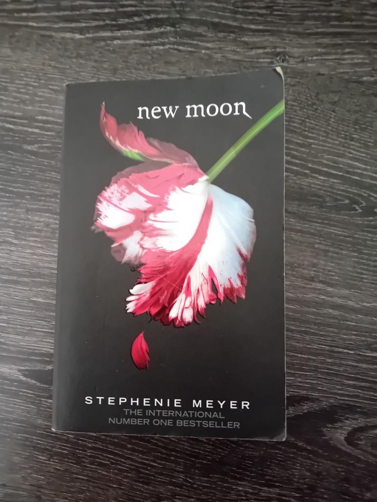 New Moon, Ophalen, Gelezen