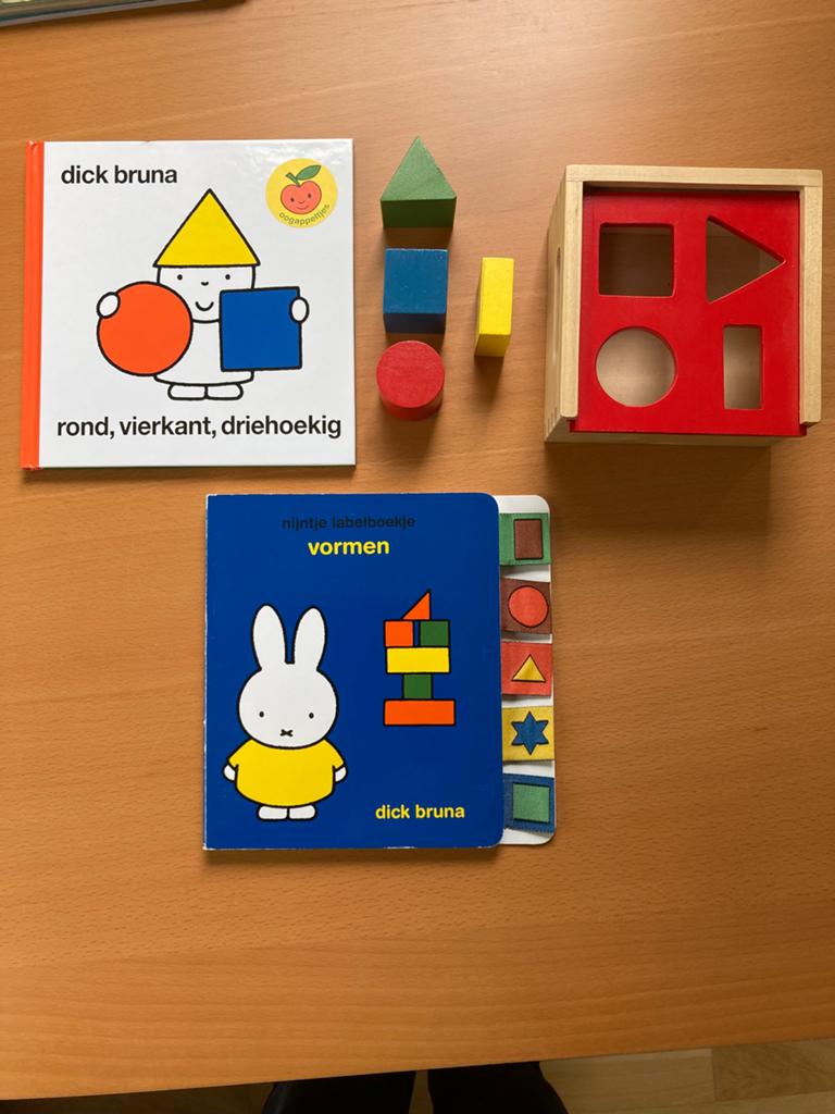 Vormen, rond,vierkant,driehoekig. Dick Bruna, Ophalen of Verzenden, Zo goed als nieuw