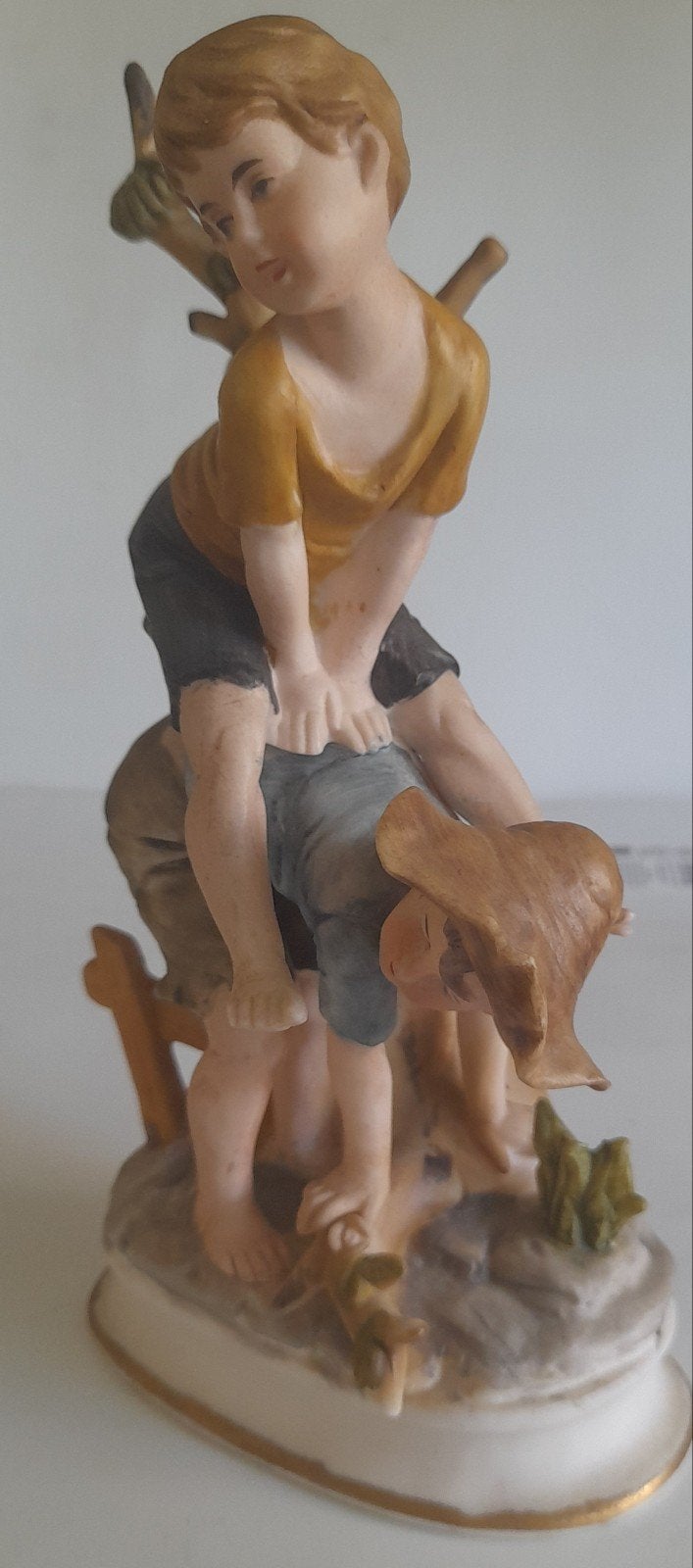 Vintage beeldje van spelende kinderen!, Ophalen of Verzenden, Gebruikt, Overige typen