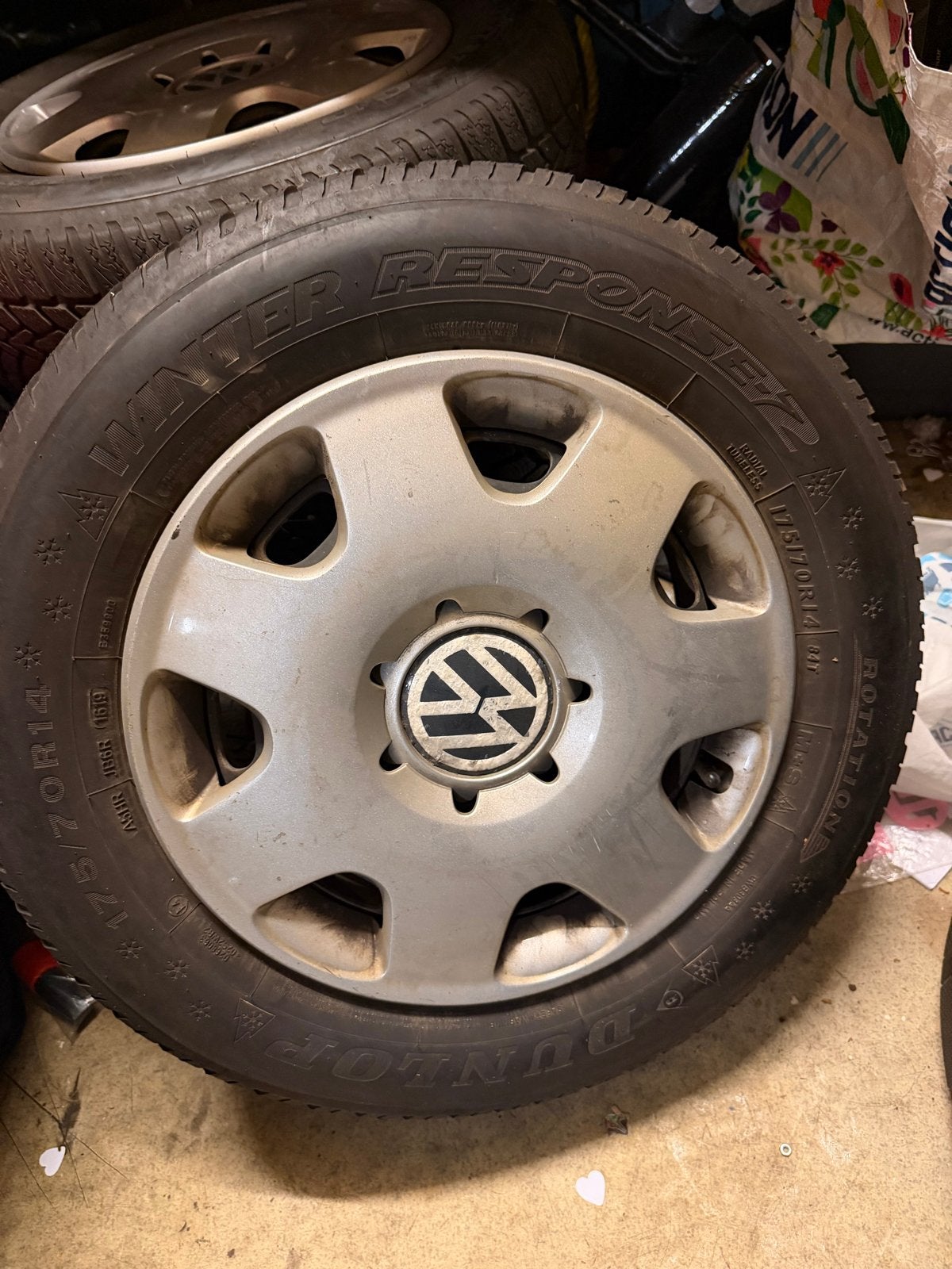 Volkswagen polo Winterbanden met velgen - Dunlop Winter, Ophalen, 14 inch, Gebruikt, 175 mm