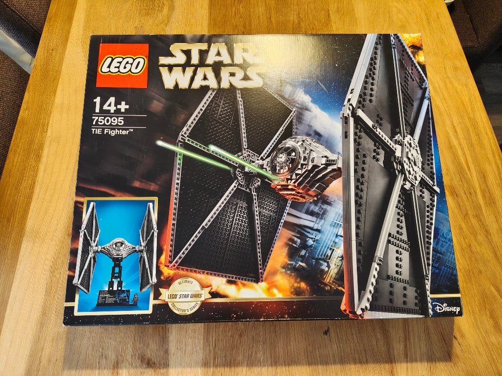 LEGO 75095 - UCS Tie Fighter in goede staat, Star Wars, Lego, Ophalen of Verzenden, Zo goed als nieuw