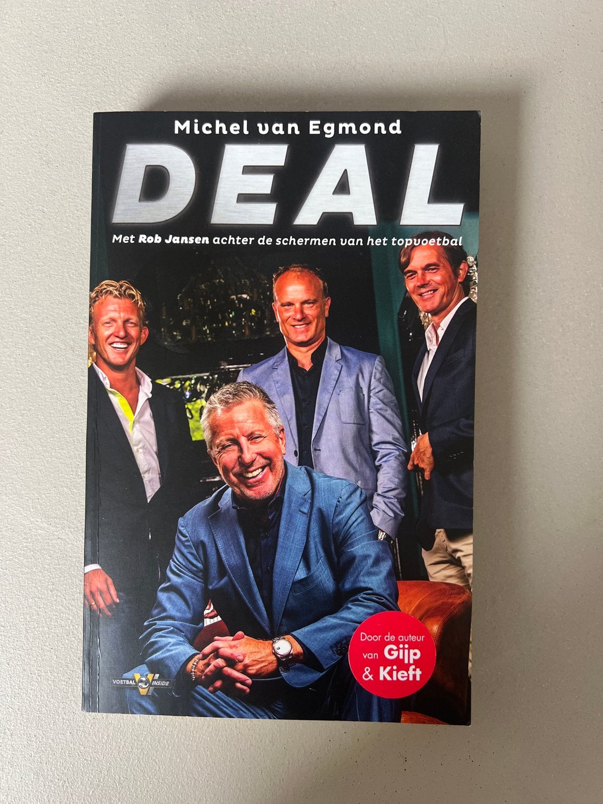 Michel van Egmond - DEAL: Achter de schermen van topvoetbal, Ophalen of Verzenden, Zo goed als nieuw, Balsport