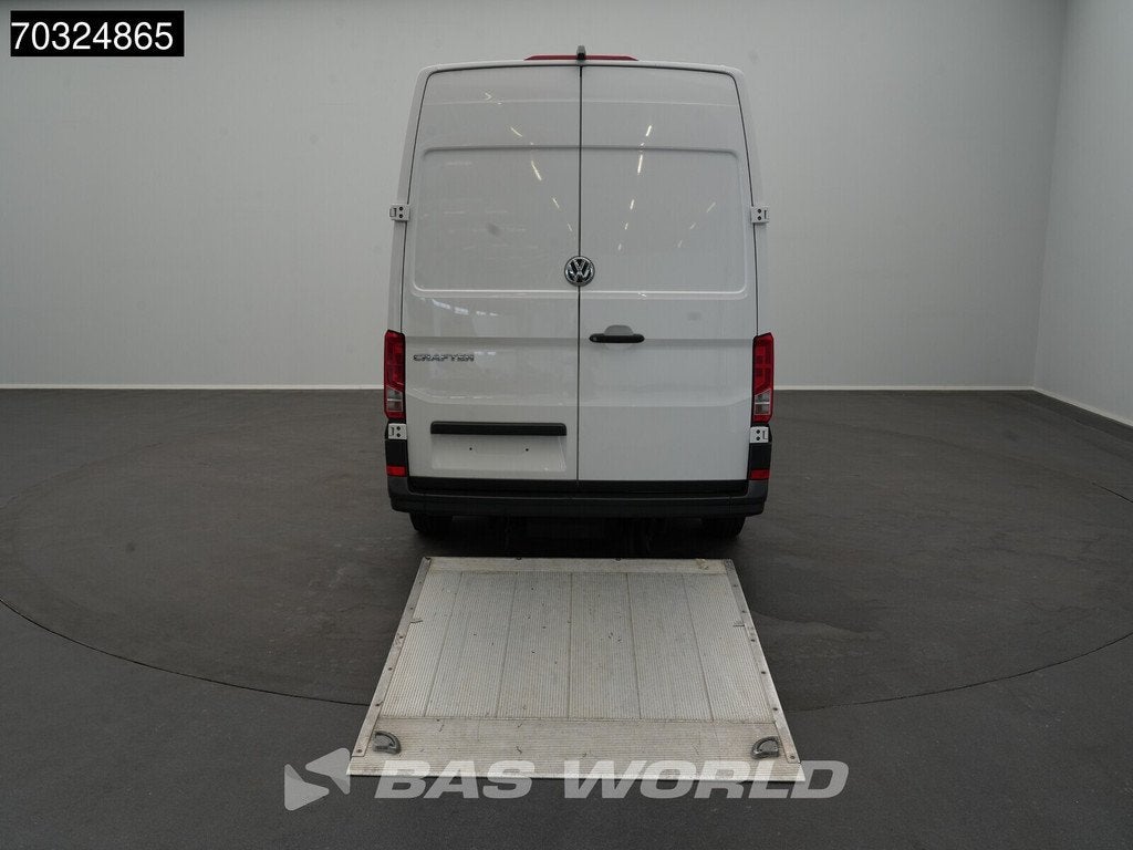 Volkswagen Crafter 177pk 500KG Laadklep Automaat L3H3 Navi A, Auto's, Gebruikt, Euro 6, 4 cilinders, Volkswagen