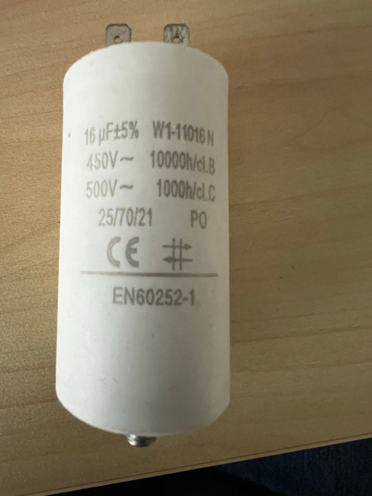 Condensator 16 µF 5% 450V~ W1-11016 N, Hobby en Vrije tijd, Ophalen of Verzenden, Nieuw