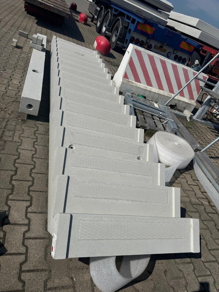 Extra goedkope betonnen trap, Verzenden, Nieuw, Trap, 2 tot 4 meter