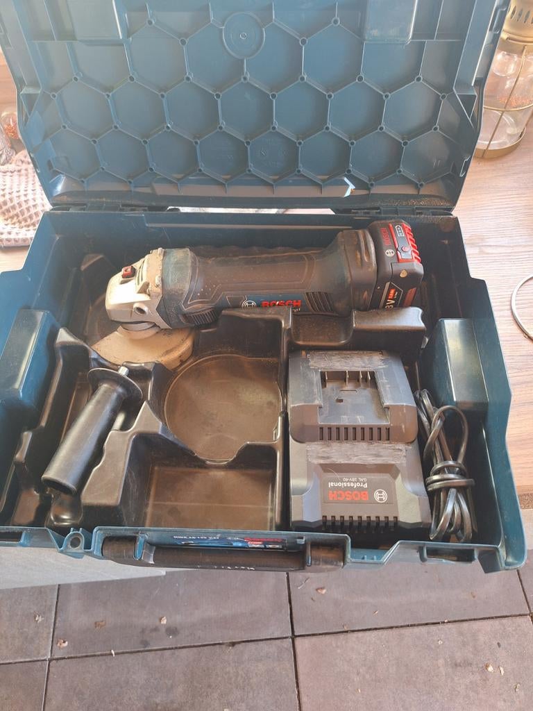 Bosch professional gws 18-125 VLI haakse slijptol
Compleet m, Gebruikt, ., Ophalen of Verzenden, .