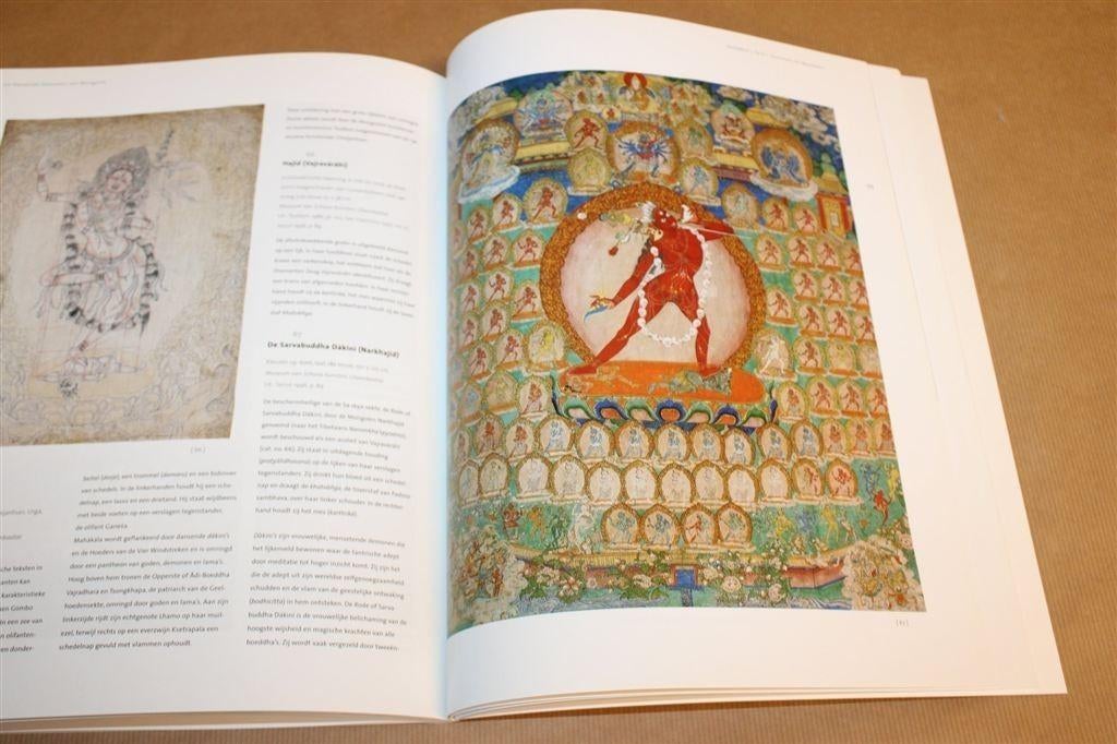 De Dansende Demonen van Mongolië — Kunstcatalogus, Ophalen of Verzenden, Zo goed als nieuw