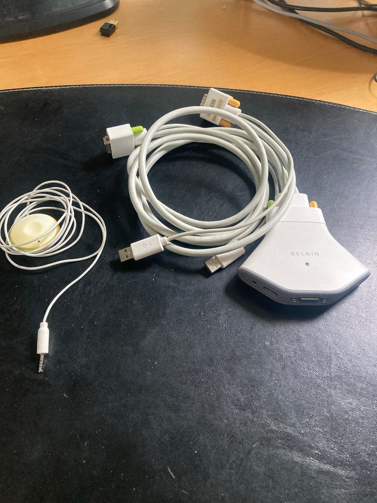Belkin Flip USB KVM Switch met kabels, Ophalen of Verzenden, Gebruikt