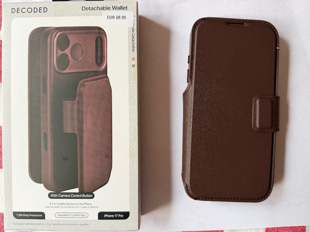Hoesje voor iPhone 17 pro / merk Decoded, Kaarthouder, Overige merken, Bruin, Ophalen of Verzenden