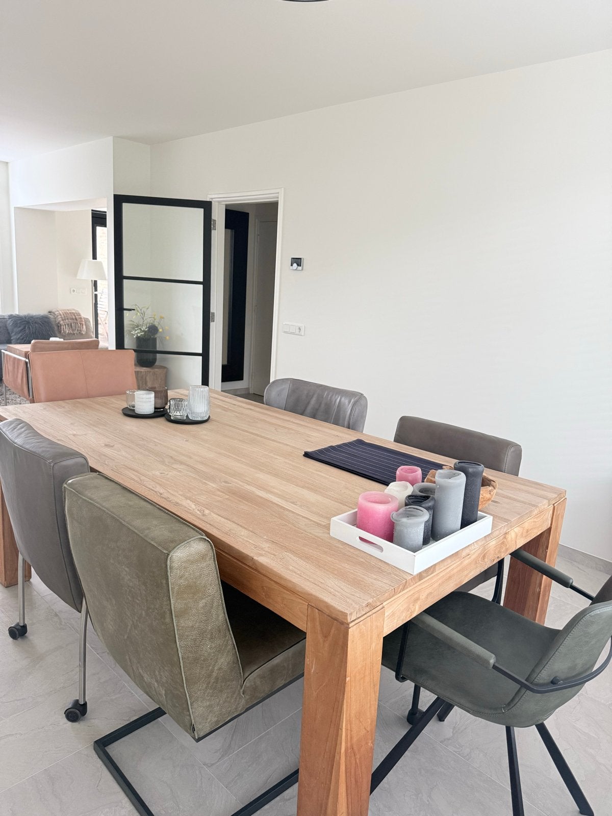 Goossens Teakhouten Eettafel 200x110 met 6 Lederen Stoelen, Ophalen, 100 tot 150 cm, Teakhout, 200 cm of meer