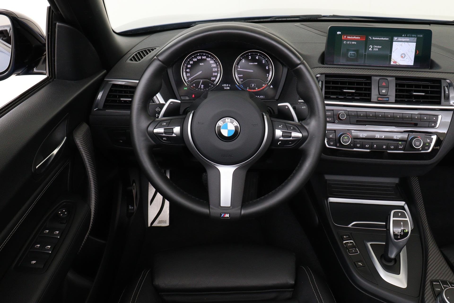 BMW 2-SERIE CABRIO M240I HIGH EXECUTIVE -LEDER|HIFI|PDC|CARB, Auto's, Achterwielaandrijving, Cabriolet, 340 pk, Leder