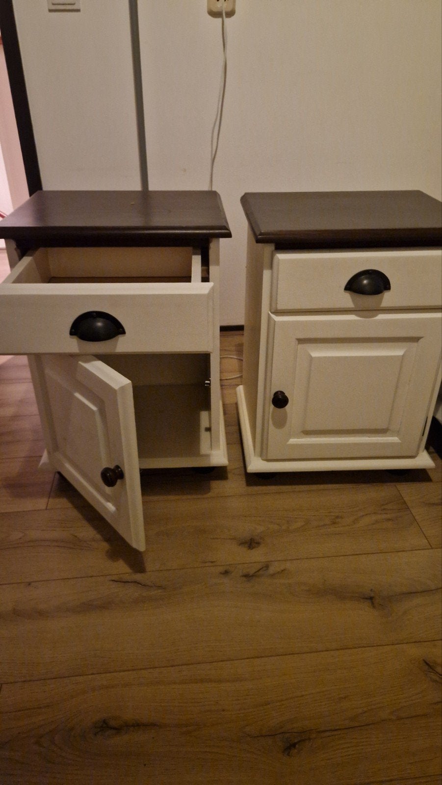Set van 2 Nachtkastjes - Wit met Donkerbruin Blad, Ophalen, Gebruikt, Minder dan 45 cm, Minder dan 55 cm