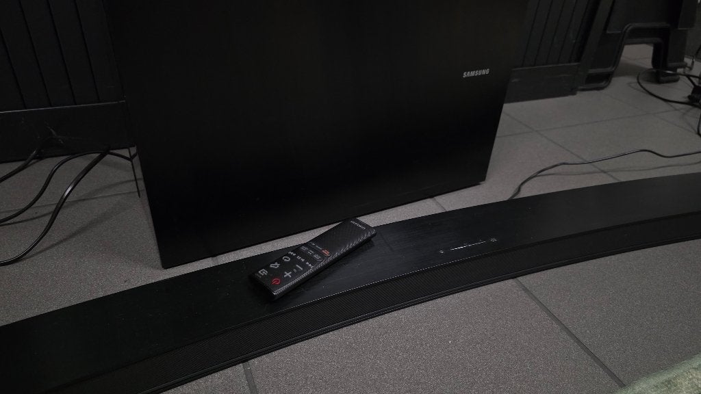 Samsung HW-J6500 Curved Soundbar + draadloze subwoofer, Ophalen, Bluetooth, Gebruikt