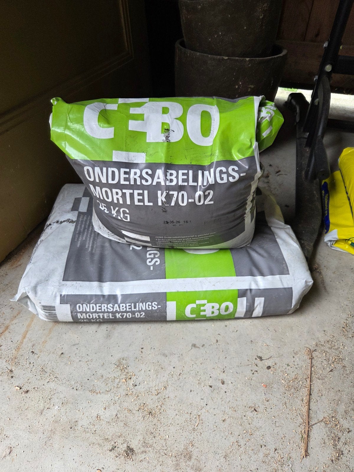 1,5 zak CEBO ondersabelingsmortel K70-02, Ophalen, Zo goed als nieuw