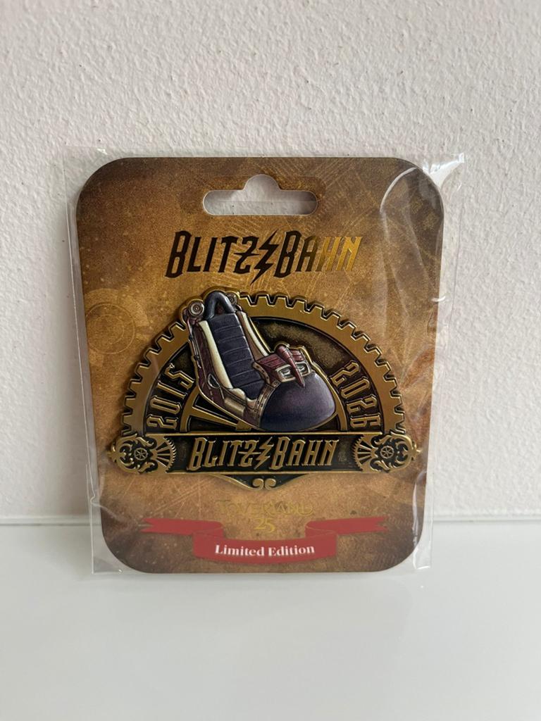 Toverland Blitz Bahn Limited Edition Speldje Pin, Verzamelen, Speldjes, Pins en Buttons, Nieuw, Speldje of Pin, Overige onderwerpen