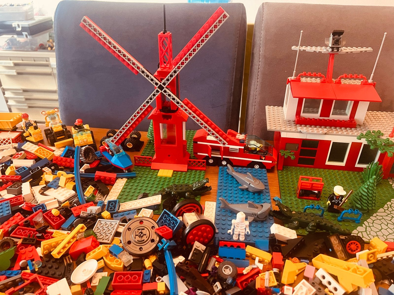 Foto 6 van Grote partij gemengde LEGO stenen en onderdelen