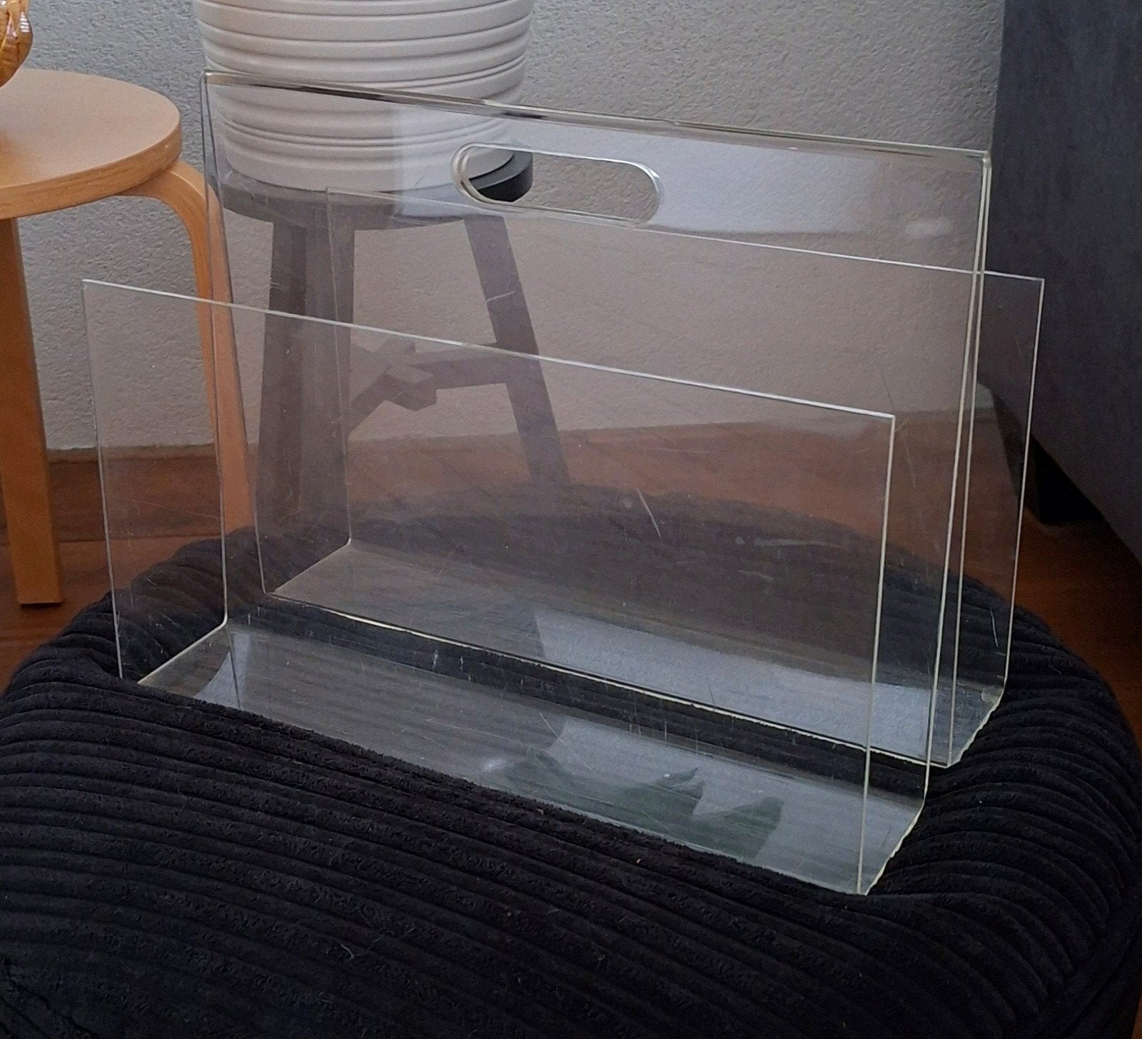 Vintage plexiglas lectuurbak / tijdschriftenrek jaren 70/80, Gebruikt, Lectuurbak, Geschikt voor vinyl, Ophalen of Verzenden