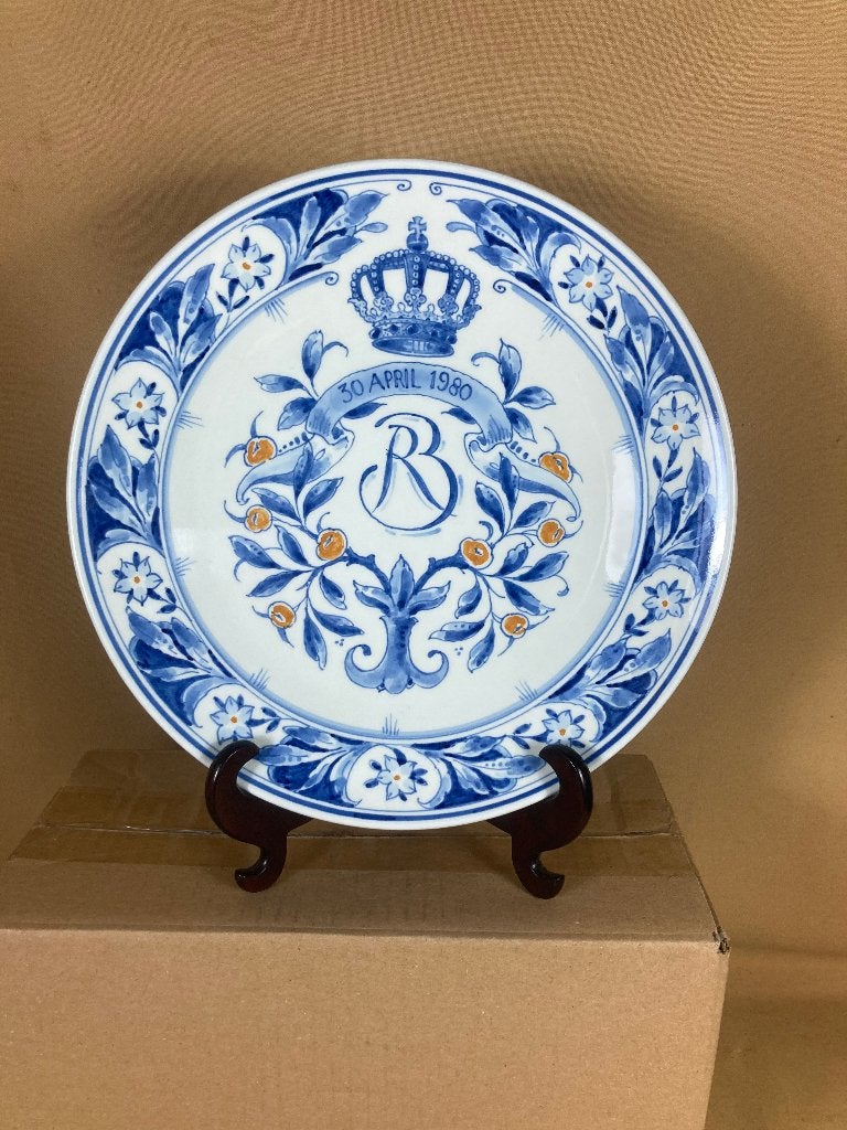 Porceleyne Fles bord troonwissel 30 April 1980, Verzamelen, Koninklijk Huis en Royalty, --, Overige typen, Ophalen of Verzenden