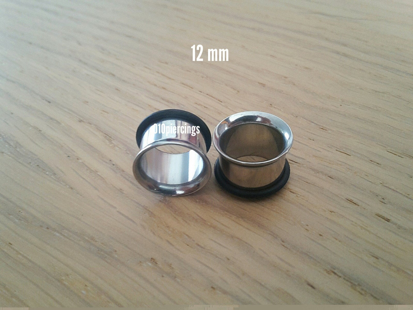 Nieuwe tunnels, pluggen. Staal. 3, 5, 6, 8, 10, 14, 16 Mm., Ophalen of Verzenden, Zo goed als nieuw, Staal, Oor- of Traguspiercing