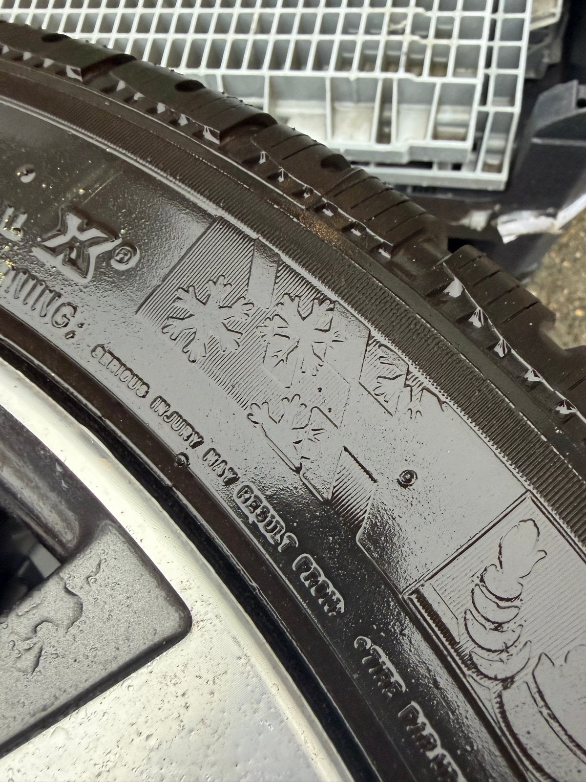 Volvo 18 inch winterbanden met velgen - 235/45 R18, Ophalen, 18 inch, Gebruikt, Banden en Velgen