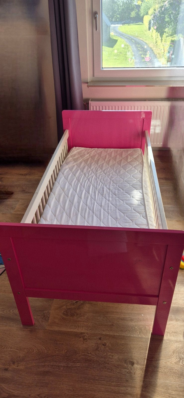peuterbed met matras 70x150, Kinderen en Baby's, Kinderkamer | Bedden, Ophalen, Matras