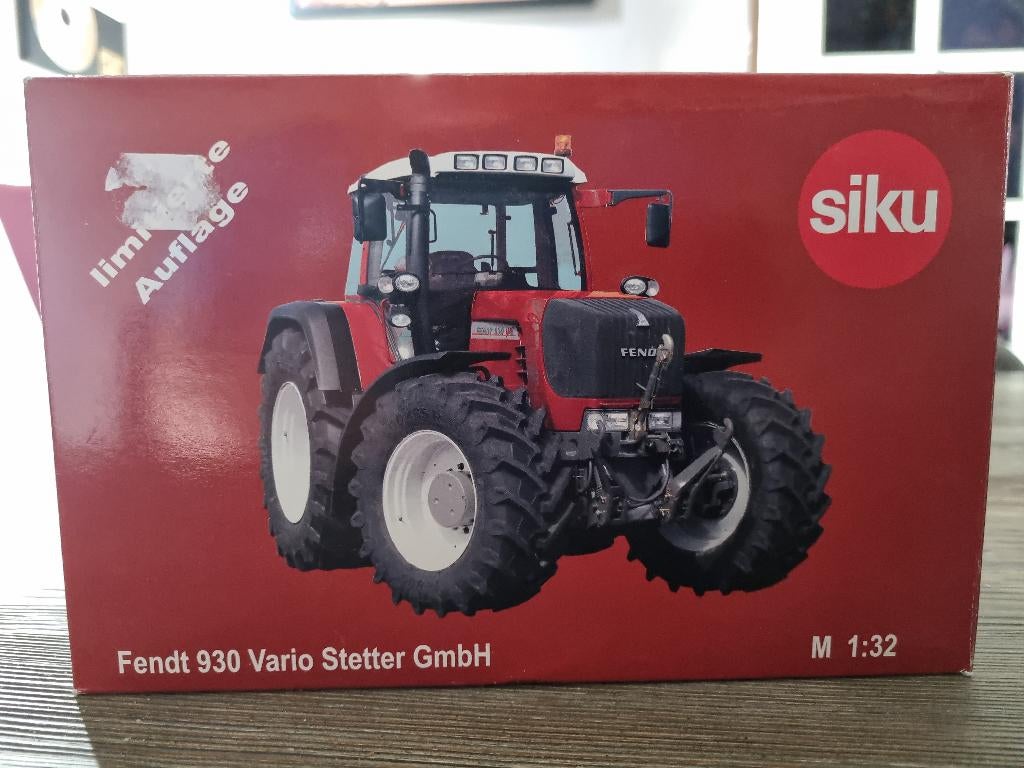 SIKU Fendt 930 Vario Stetter GmbH, Hobby en Vrije tijd, Modelauto's | 1:32, Ophalen of Verzenden, Zo goed als nieuw, Tractor of Landbouw
