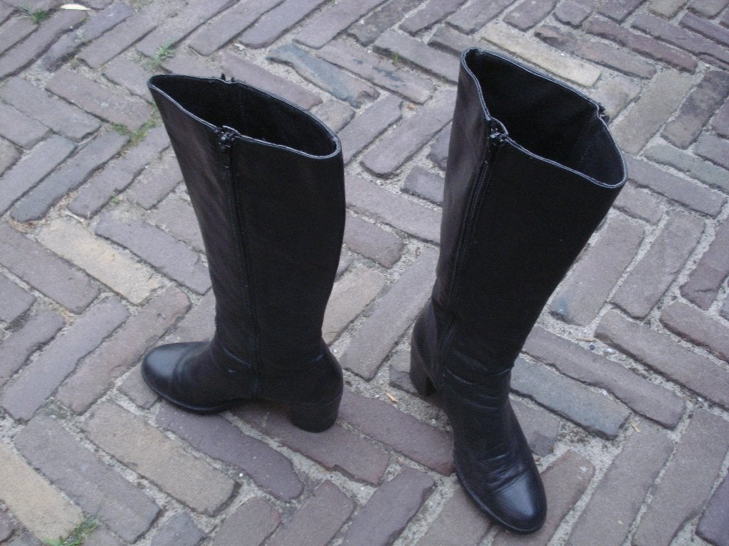 GRATIS VERZENDEN STOERE ZWARTE LEREN BLOKHAKLAARZEN MT 38, Hoge laarzen, Verzenden, Zwart, Vintage Style