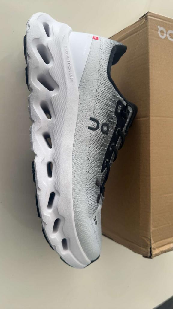 On cloud maat 42, Ophalen of Verzenden, Zo goed als nieuw, Overige maten, Schoenen