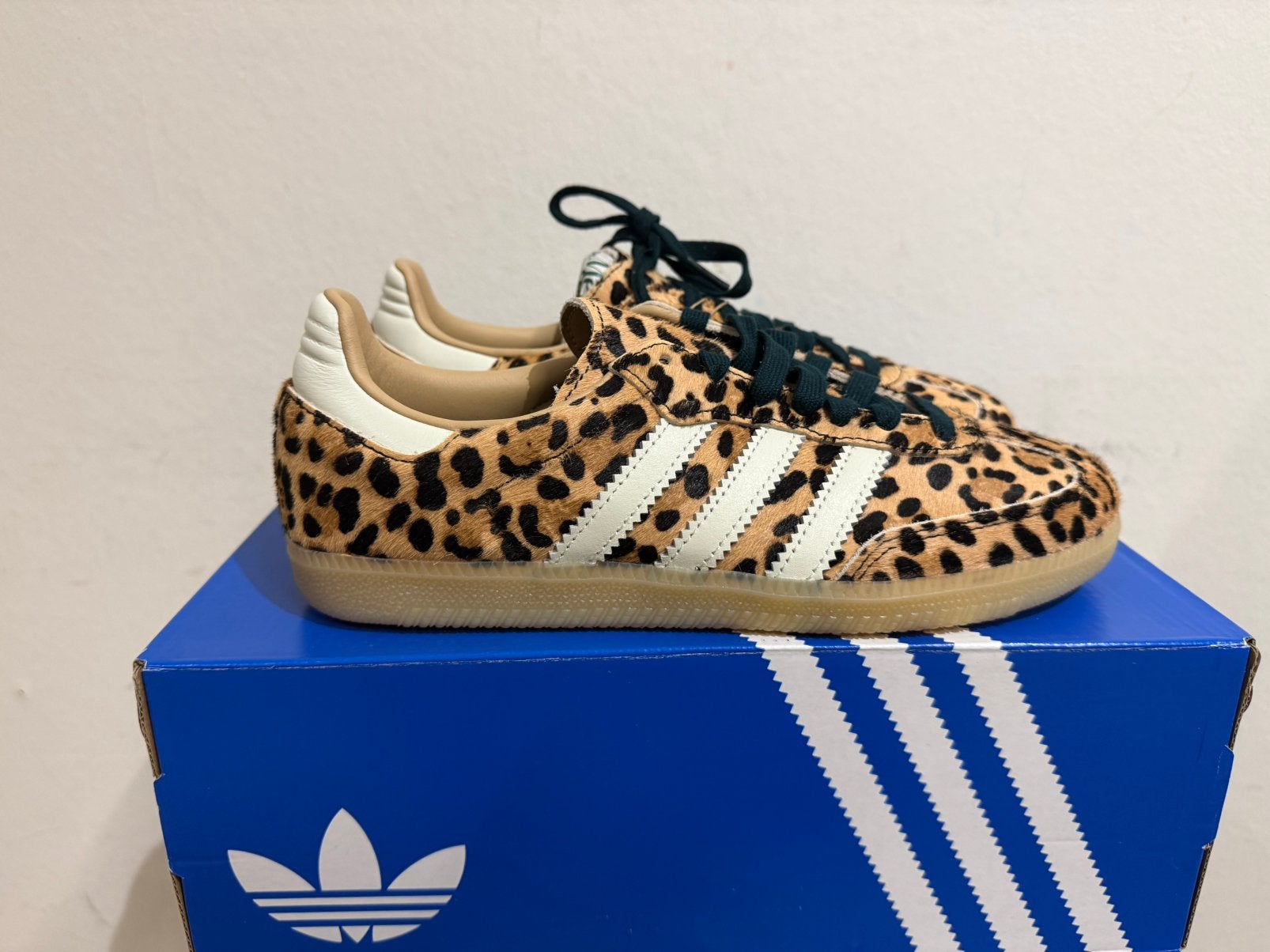 Te koop nieuwe Adidas Samba OG Leopard, Postlaan 3, Bruin, Nieuw, Ophalen of Verzenden