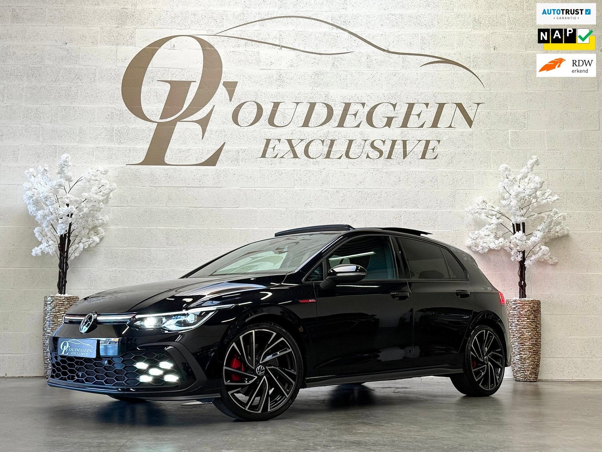 Volkswagen Golf 2.0 TSI GTI / JD Engineering / Pano / NAP /, Auto's, Dealer onderhouden, Euro 6, 4 cilinders, Zwart