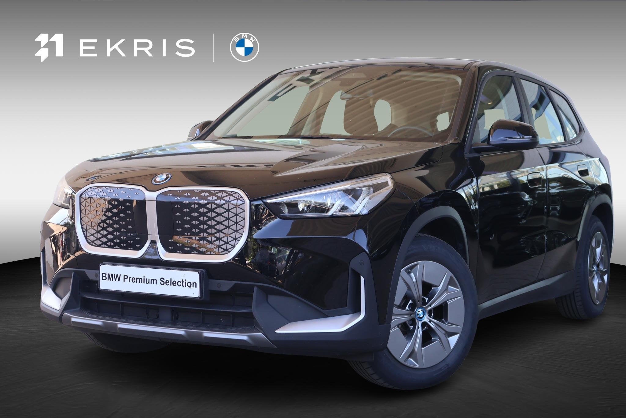 BMW iX1 xDrive30 | Achteruitrijcamera | Stoelverwarming, Automaat, Stof, Gebruikt, 225 min
