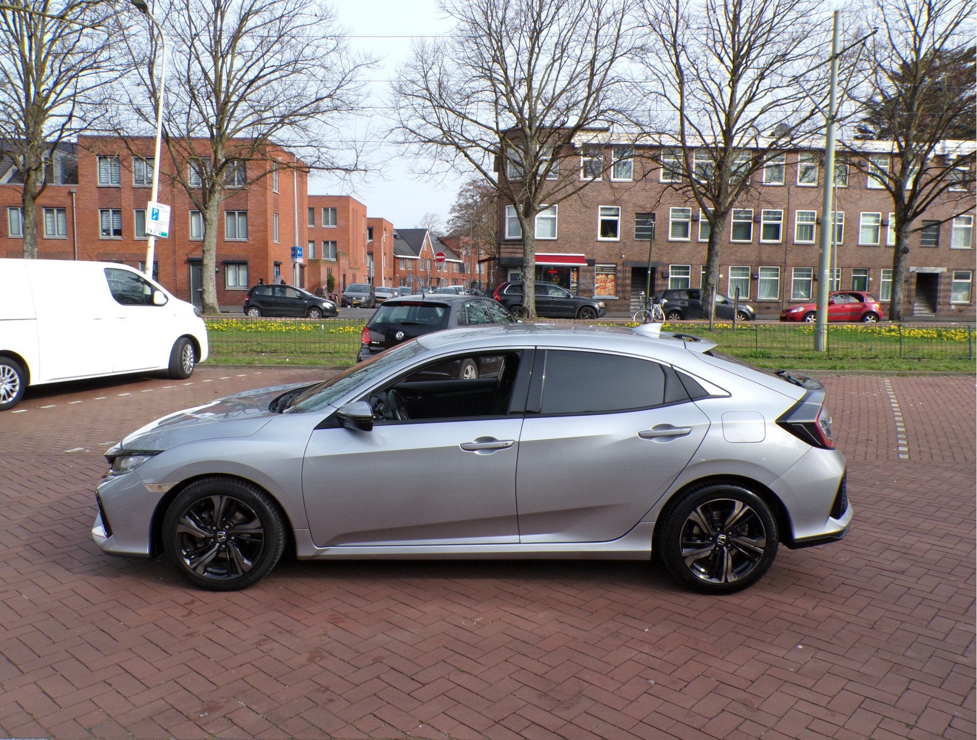 Honda Civic 1.0 i-VTEC Elegance AUTOMAAT DEALER ONDERHOUDEN, Gebruikt, Euro 6, 988 cc, Origineel Nederlands