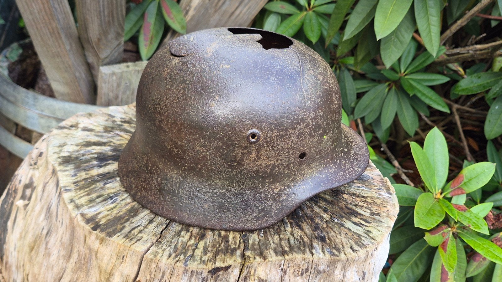Mooie zware Duitse helm.  Met inslag.    Quist, Verzamelen, Ophalen of Verzenden, Duitsland, Helm of Baret