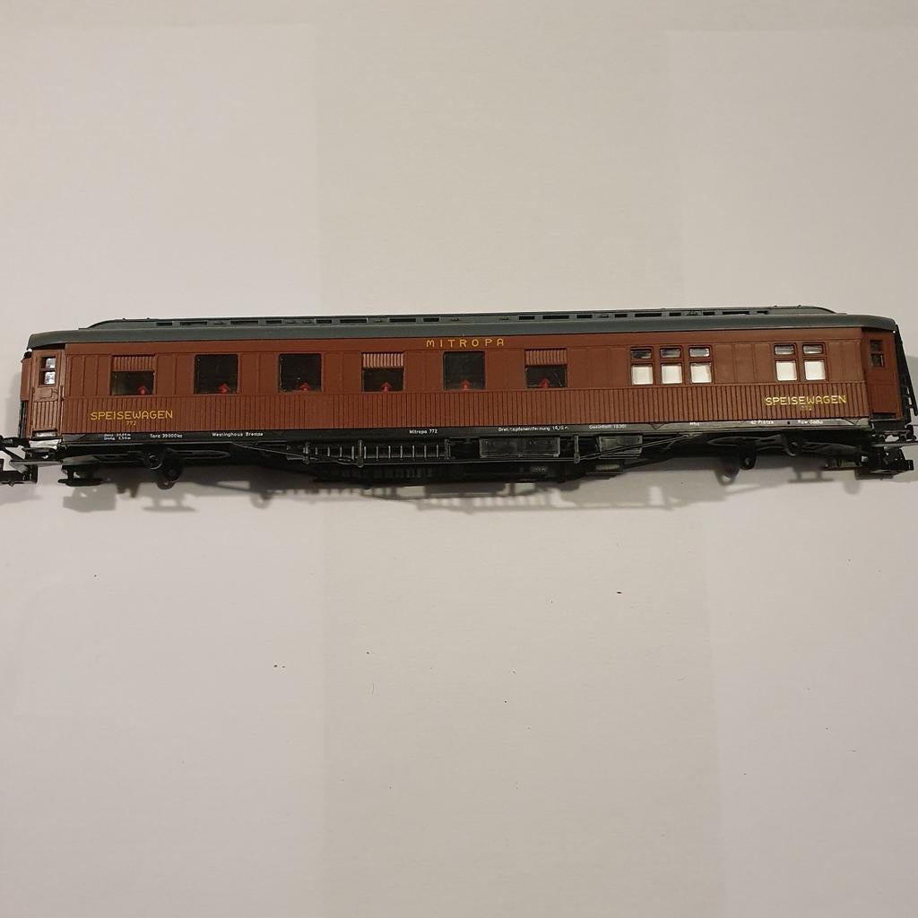 MITROPA Speisewagen - Nieuw Model (wielen ontbreken), Hobby en Vrije tijd, Modeltreinen | H0, Overige merken, Gelijkstroom of Wisselstroom
