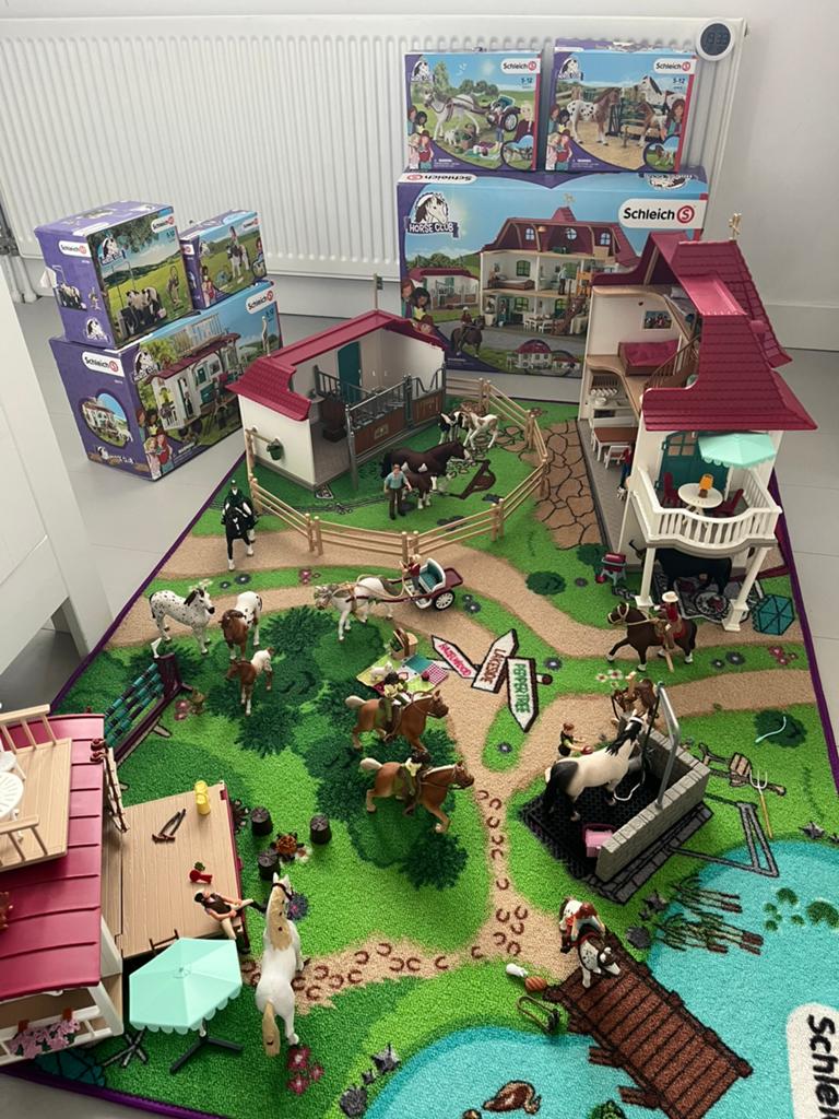 Schleich paarden / horse club huis/ stal / camper / kleed ed, Ophalen, Zo goed als nieuw, Jongen of Meisje