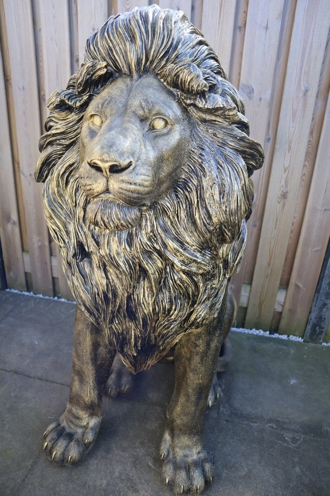 Leeuw beeld antiek goud 134 cm | Tuinbeeld & woondecoratie, -, -, Nieuw, Kunststof